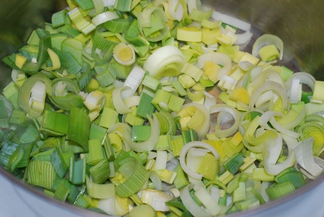 Uncooked leeks in a pot