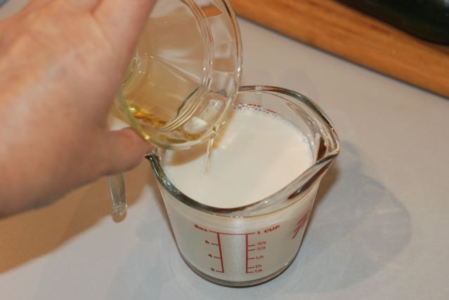 Adding vinegar to the soy milk