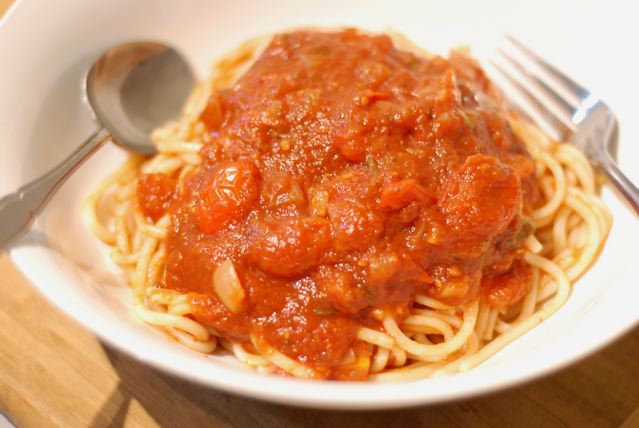 Brown rice pasta served with Classic Tomato Sauce / Fat-Free 