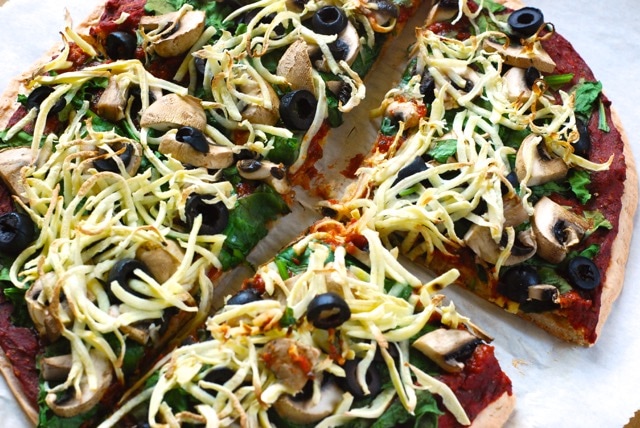 Pizza with Quinoa-Lentil Crust / Fat-Free, Gluten-Free, Oil-Free, Vegan