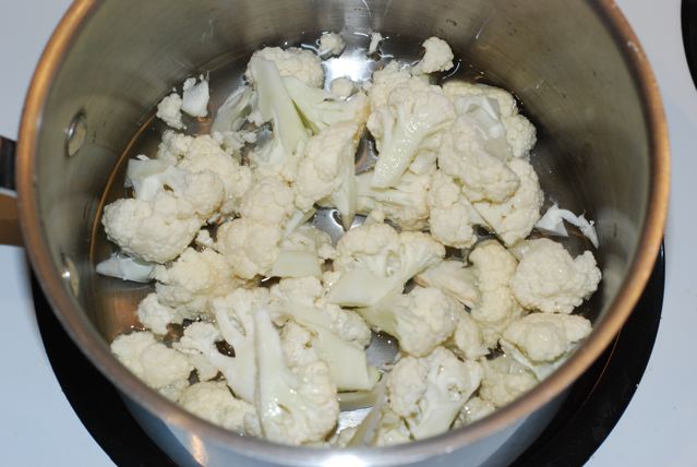 Cooking cauliflower in the pot