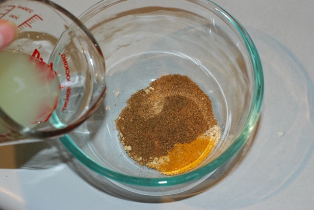 Adding lime juice to spices
