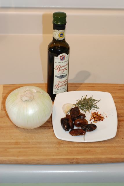 Ingredients for Caramelized Balsamic Onion Jam / Fat-Free, Refined-Sugar Free