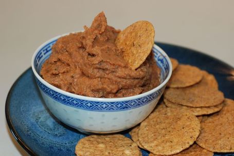 White Bean and Sun-dried Tomato Dip / Fat-free with rice crackers